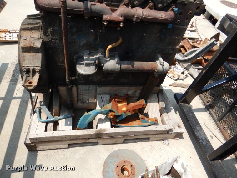 image for item DL3383 (2) 2004 International DT530 engines