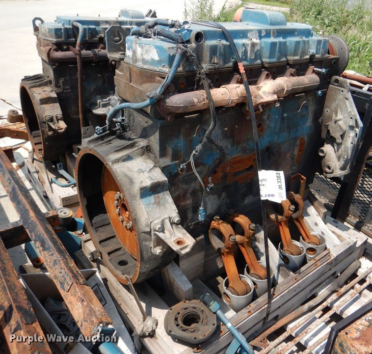 image for item DL3383 (2) 2004 International DT530 engines