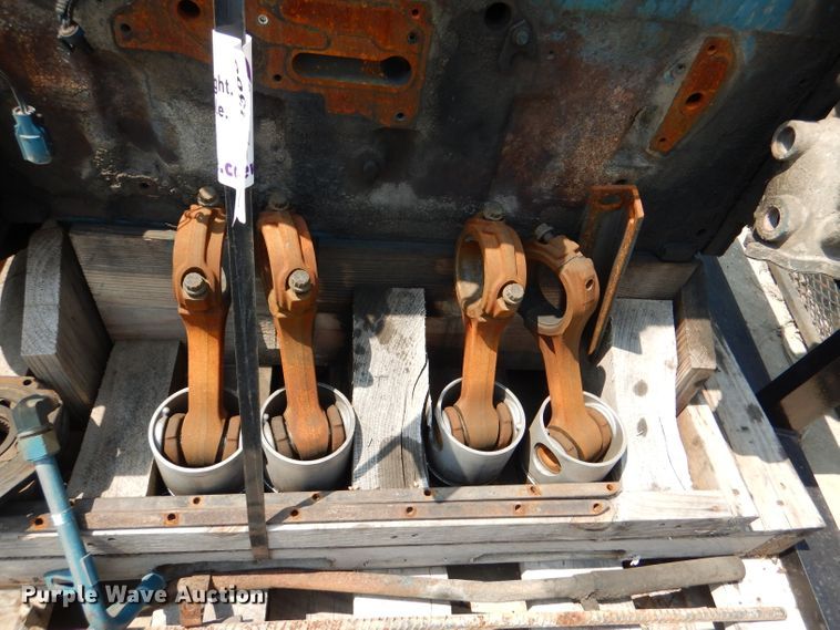 image for item DL3383 (2) 2004 International DT530 engines