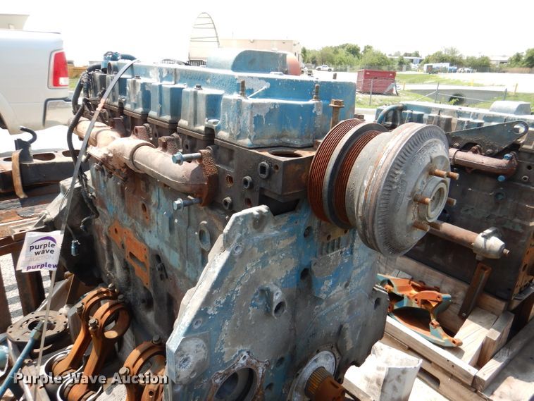 image for item DL3383 (2) 2004 International DT530 engines