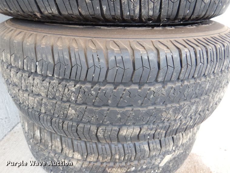 image for item DL3389 (4) wheels and tires