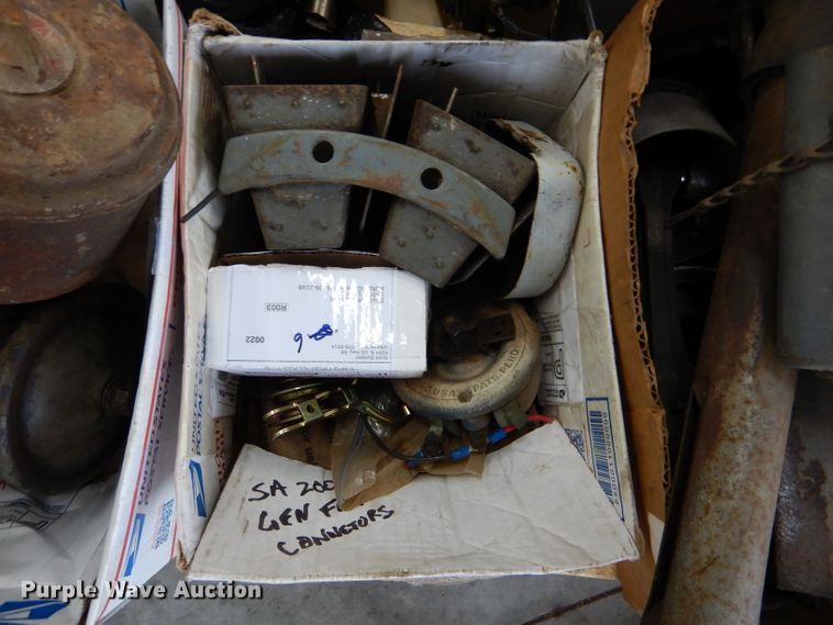 image for item DL3395 Welder and engine parts