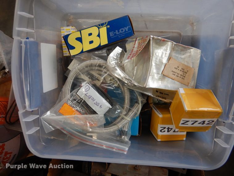 image for item DL3395 Welder and engine parts