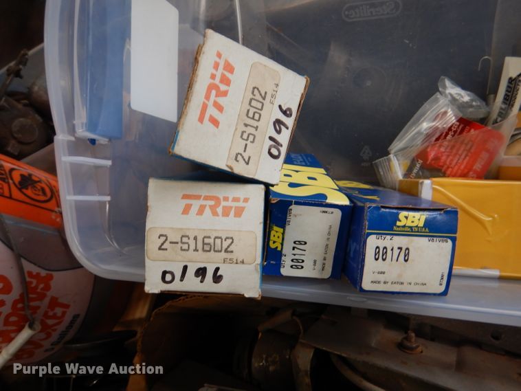 image for item DL3395 Welder and engine parts