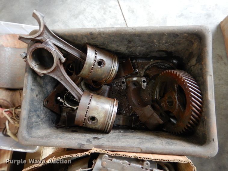 image for item DL3395 Welder and engine parts