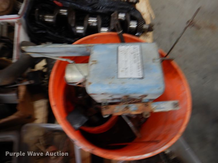 image for item DL3395 Welder and engine parts