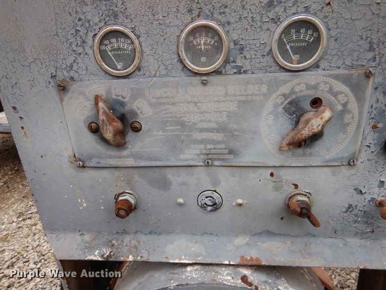image for item DL3397 (2) Lincoln SA200 Shorthood welders