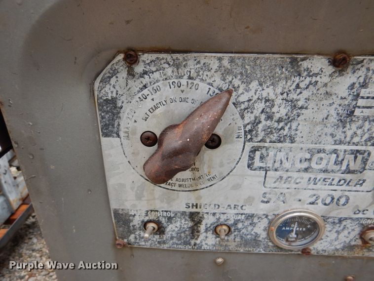 image for item DL3401 Lincoln SA200  welder