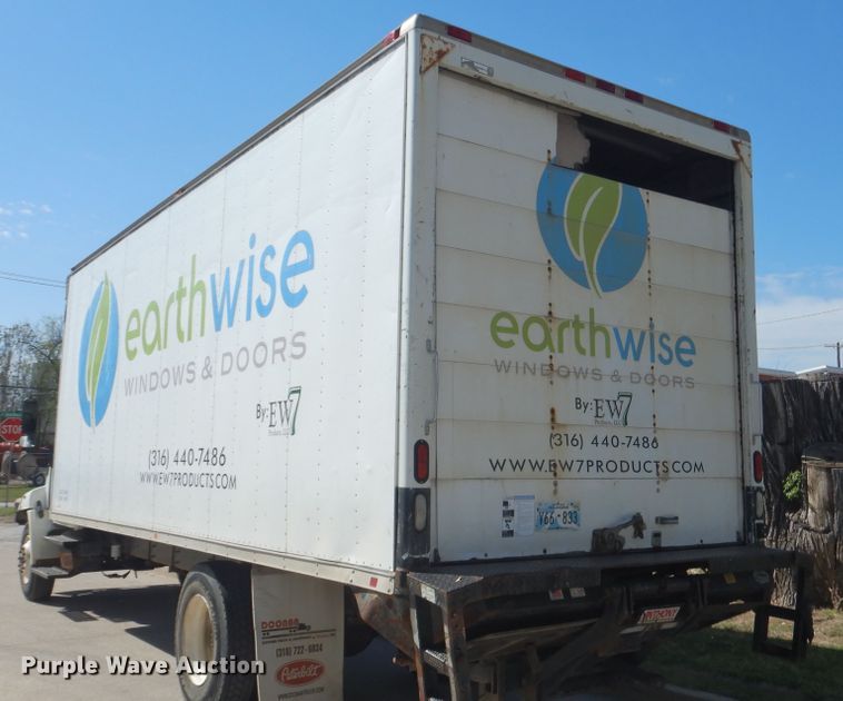 image for item ES9650 2007 Hino 268  box truck