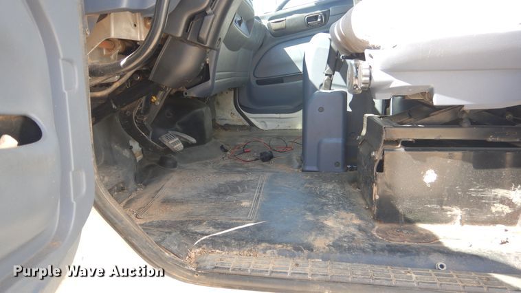 image for item ES9650 2007 Hino 268  box truck