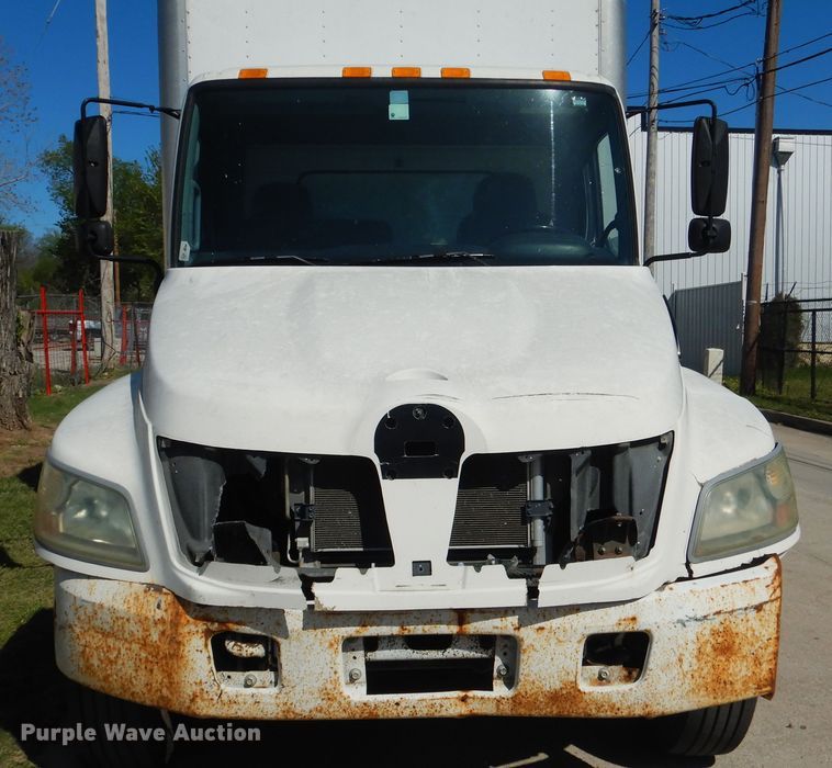 image for item ES9650 2007 Hino 268  box truck