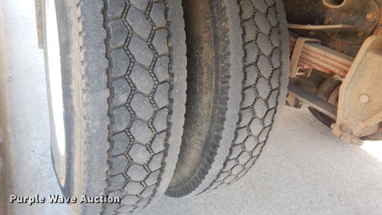 image for item ES9650 2007 Hino 268  box truck