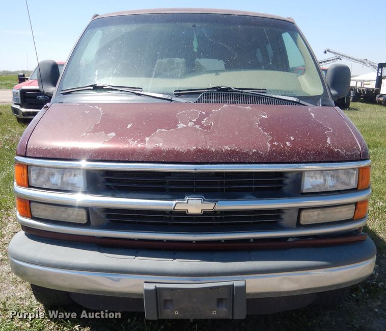 image for item FI9052 1999 Chevrolet Express 3500  van