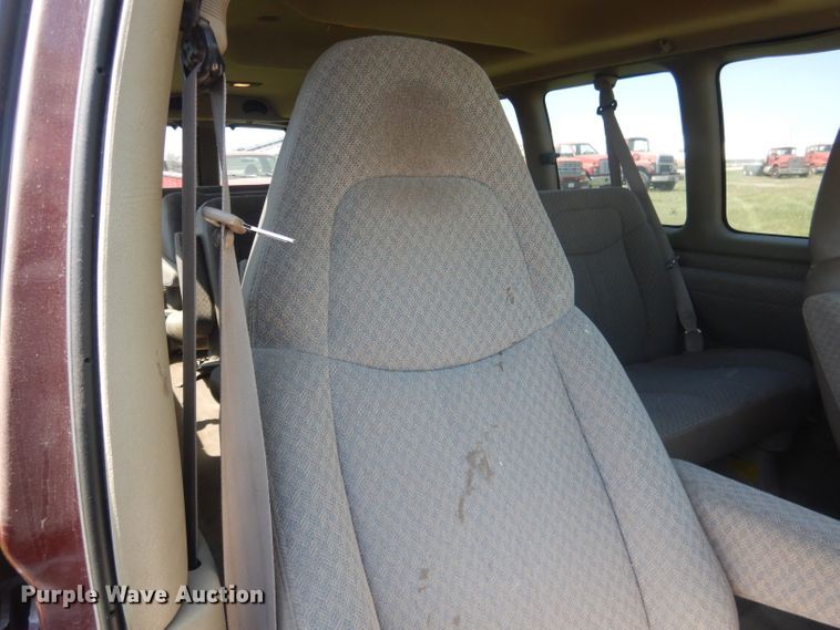 image for item FI9052 1999 Chevrolet Express 3500  van