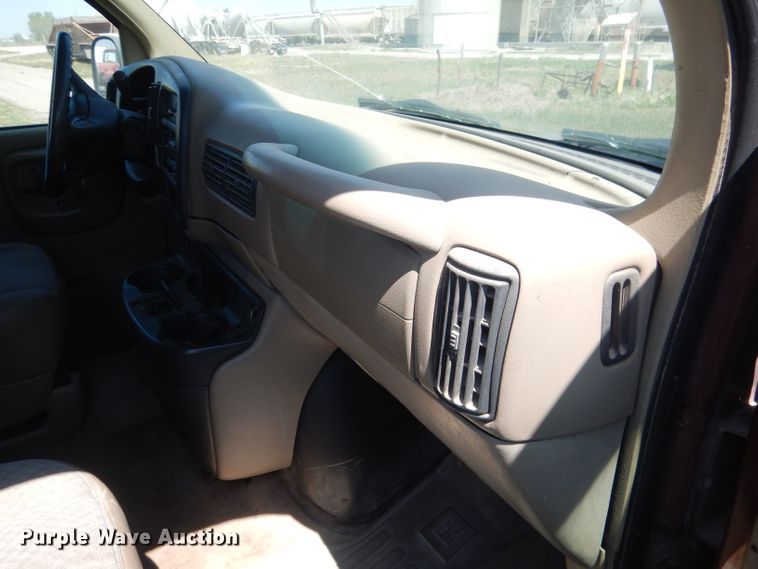 image for item FI9052 1999 Chevrolet Express 3500  van