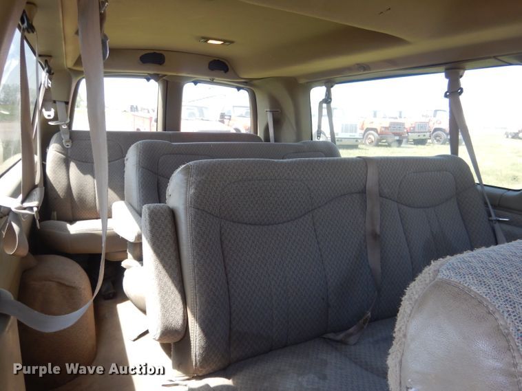 image for item FI9052 1999 Chevrolet Express 3500  van