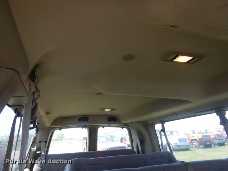 image for item FI9052 1999 Chevrolet Express 3500  van