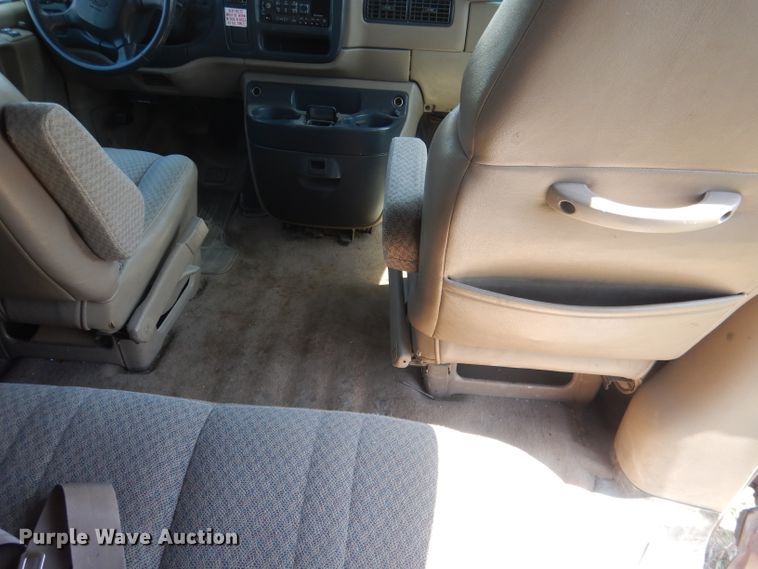 image for item FI9052 1999 Chevrolet Express 3500  van