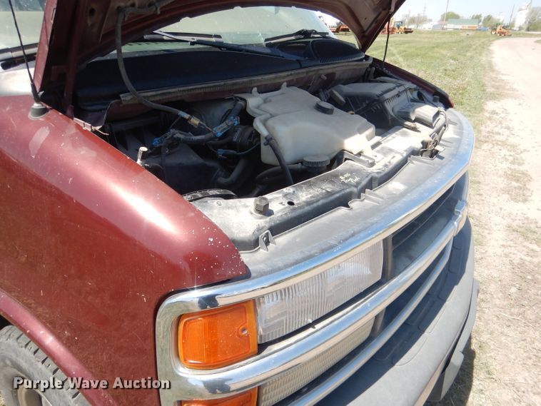 image for item FI9052 1999 Chevrolet Express 3500  van