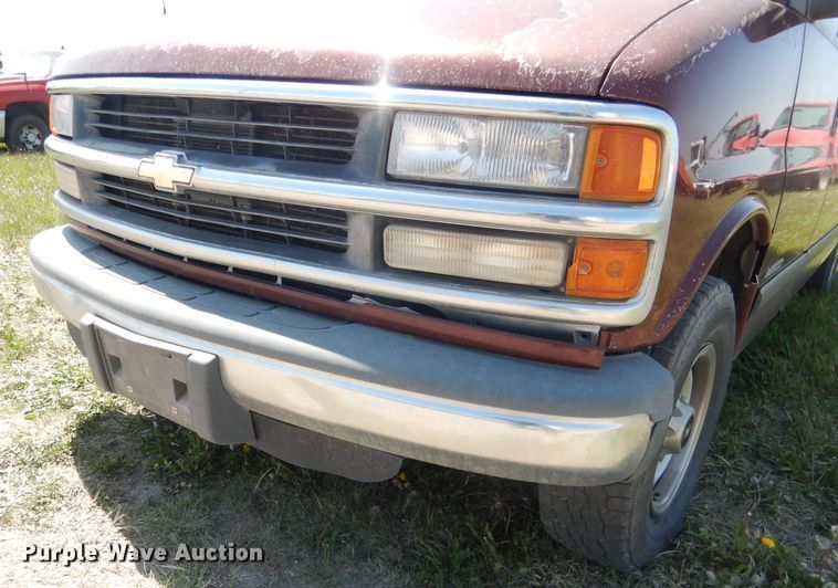 image for item FI9052 1999 Chevrolet Express 3500  van