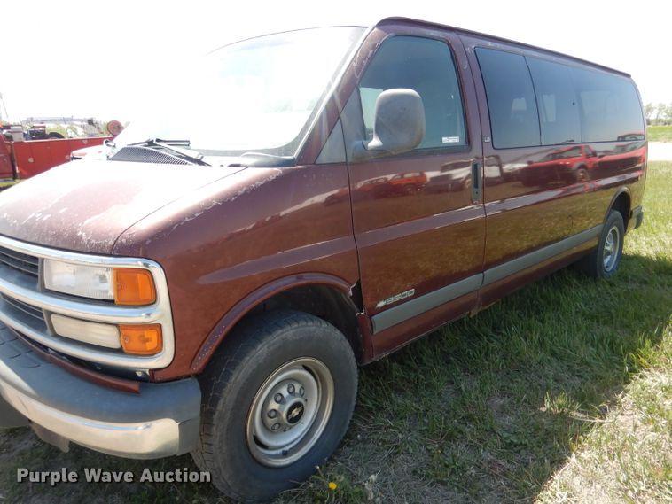 image for item FI9052 1999 Chevrolet Express 3500  van