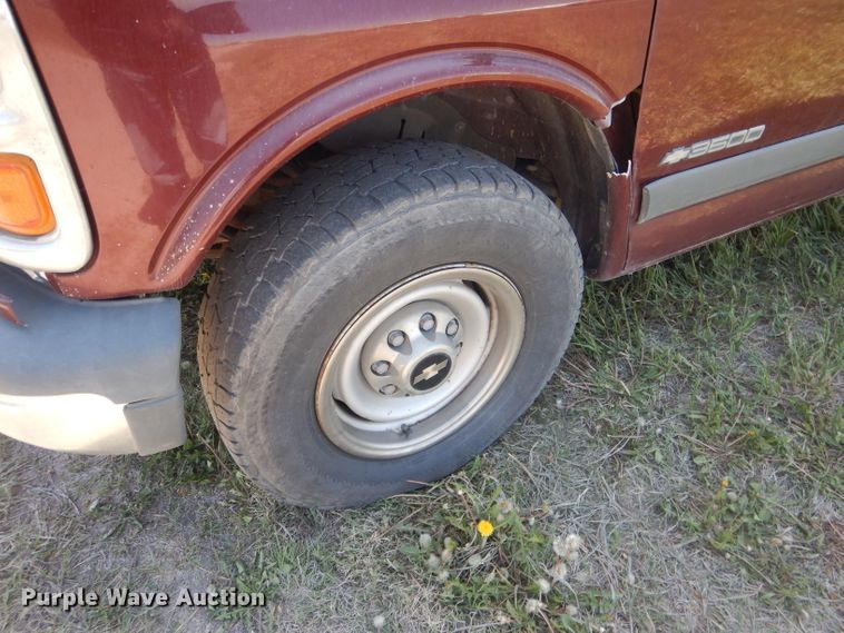 image for item FI9052 1999 Chevrolet Express 3500  van