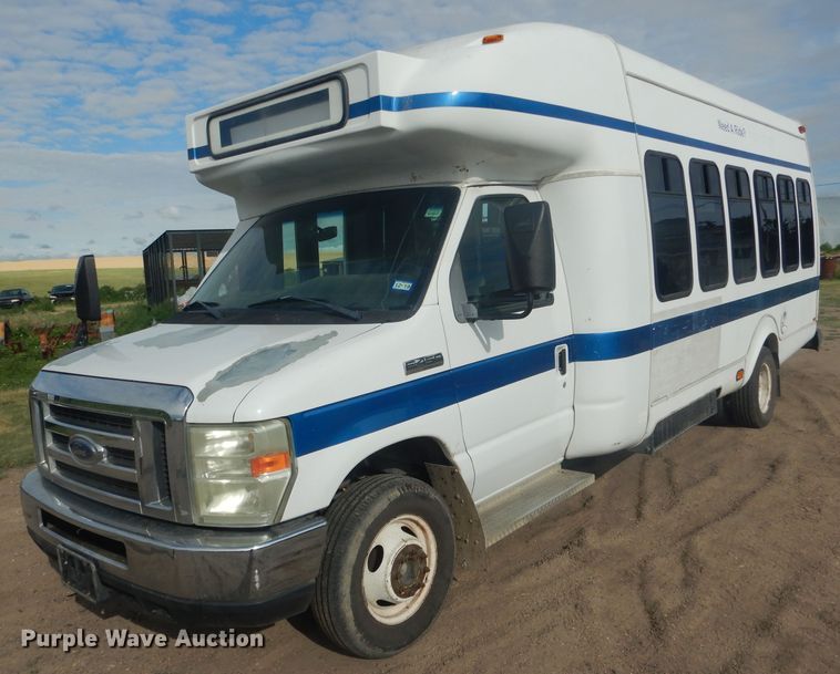 image for item FI9137 2009 Ford E450  shuttle bus