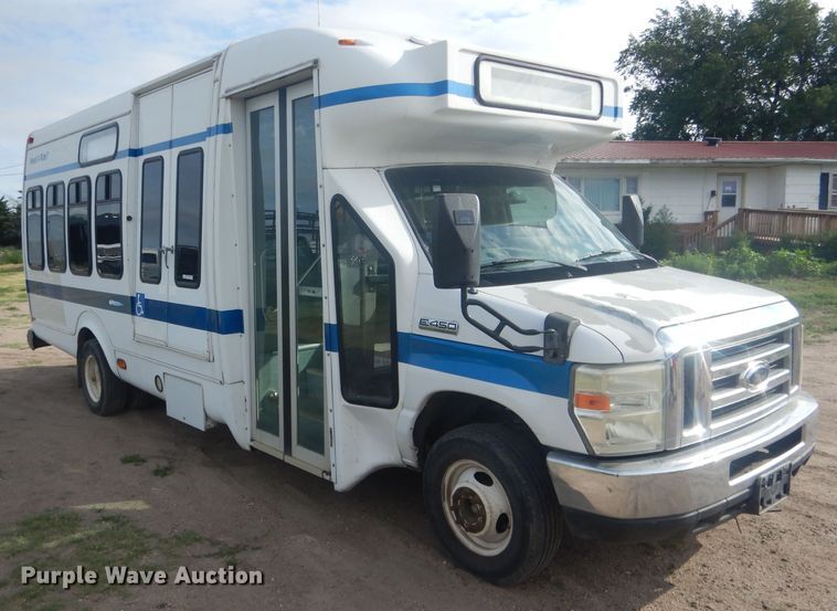 image for item FI9137 2009 Ford E450  shuttle bus