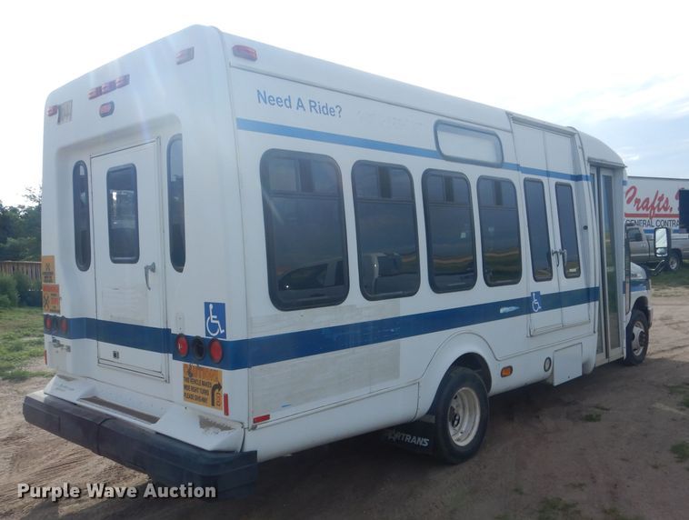 image for item FI9137 2009 Ford E450  shuttle bus