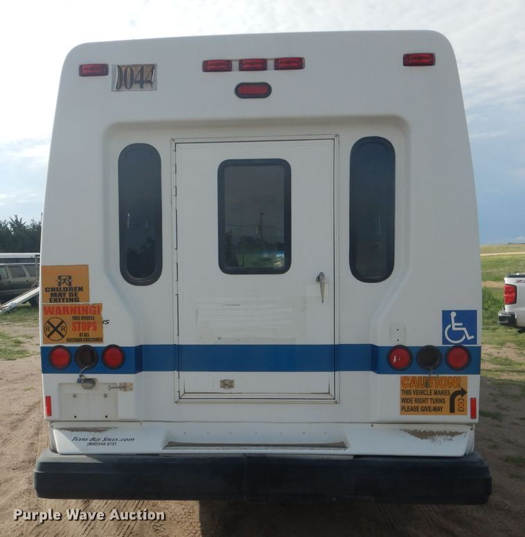 image for item FI9137 2009 Ford E450  shuttle bus