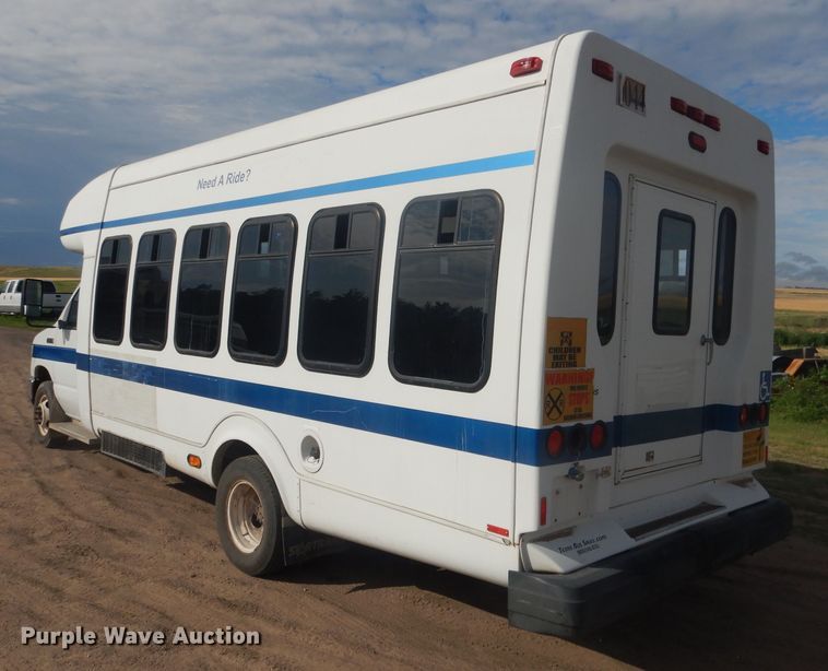 image for item FI9137 2009 Ford E450  shuttle bus