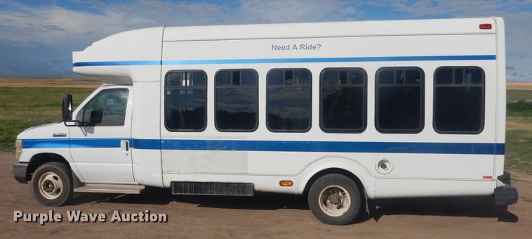 image for item FI9137 2009 Ford E450  shuttle bus