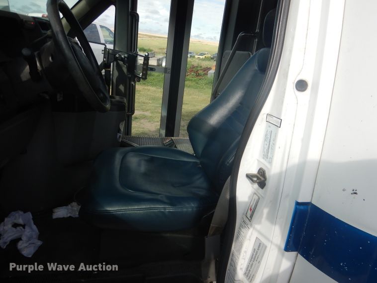 image for item FI9137 2009 Ford E450  shuttle bus