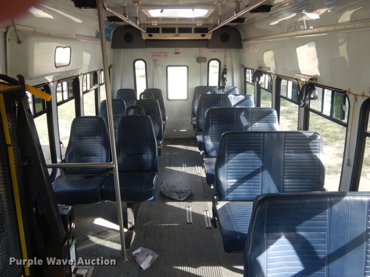 image for item FI9137 2009 Ford E450  shuttle bus