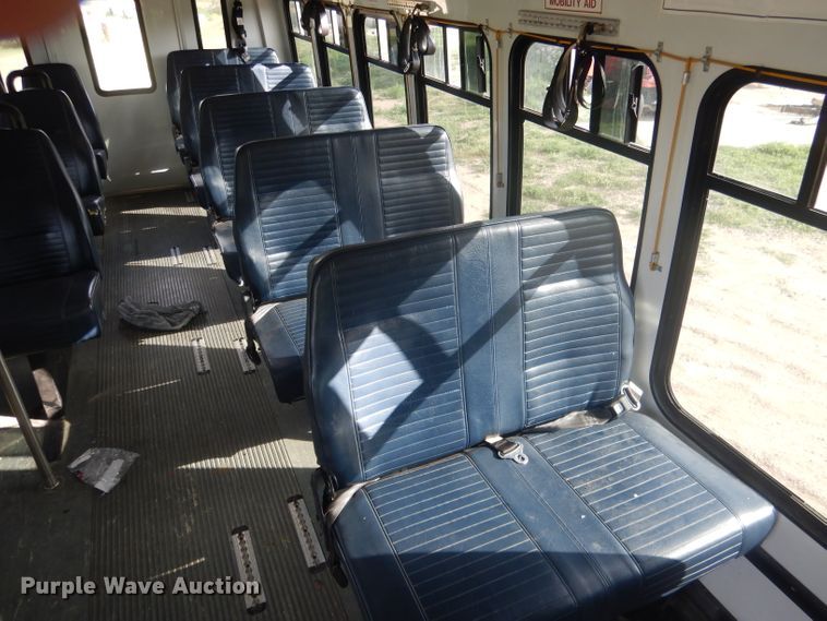 image for item FI9137 2009 Ford E450  shuttle bus