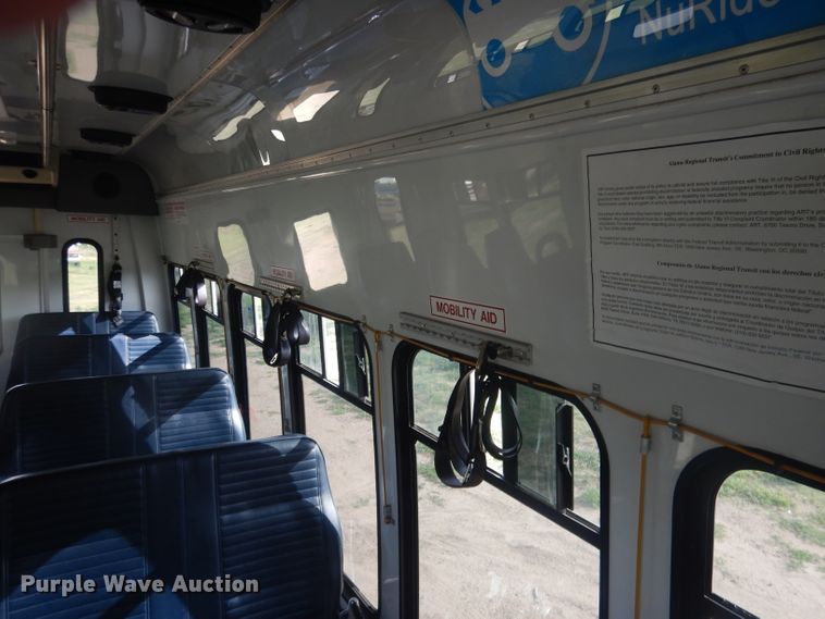 image for item FI9137 2009 Ford E450  shuttle bus