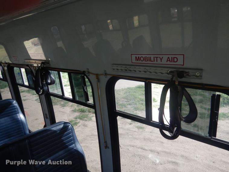 image for item FI9137 2009 Ford E450  shuttle bus