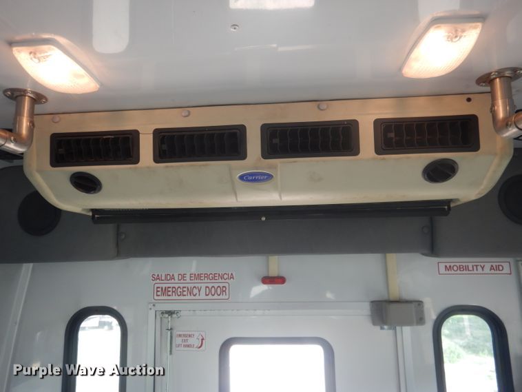 image for item FI9137 2009 Ford E450  shuttle bus