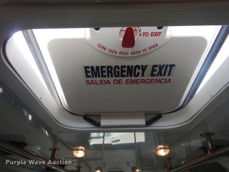 image for item FI9137 2009 Ford E450  shuttle bus