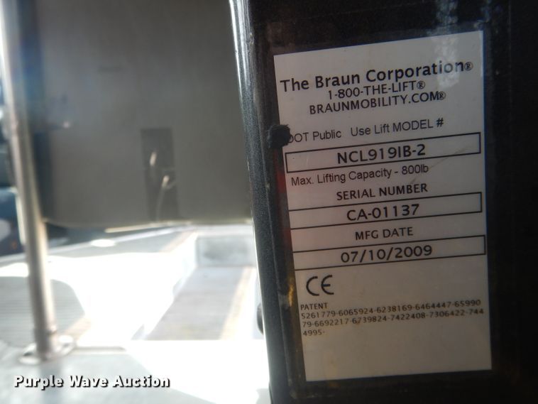 image for item FI9137 2009 Ford E450  shuttle bus