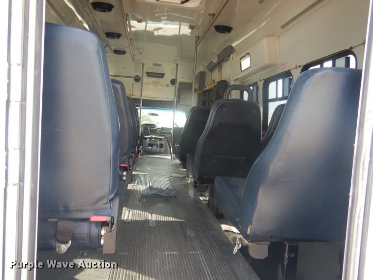 image for item FI9137 2009 Ford E450  shuttle bus