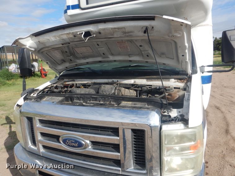 image for item FI9137 2009 Ford E450  shuttle bus