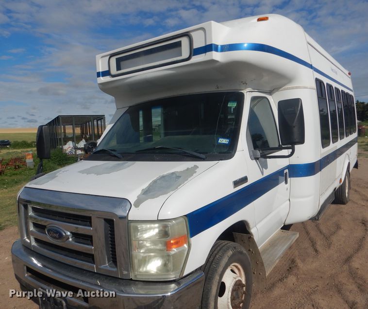 image for item FI9137 2009 Ford E450  shuttle bus