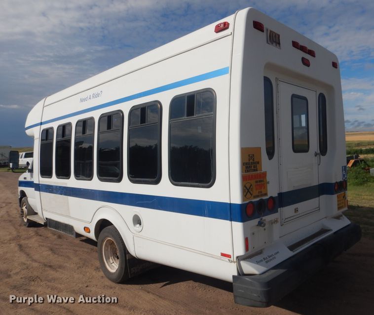 image for item FI9137 2009 Ford E450  shuttle bus