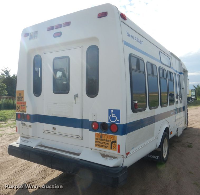 image for item FI9137 2009 Ford E450  shuttle bus