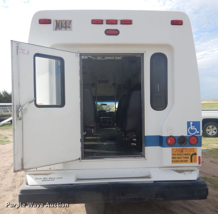 image for item FI9137 2009 Ford E450  shuttle bus