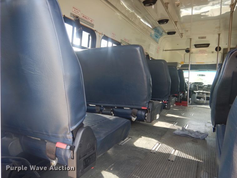 image for item FI9137 2009 Ford E450  shuttle bus