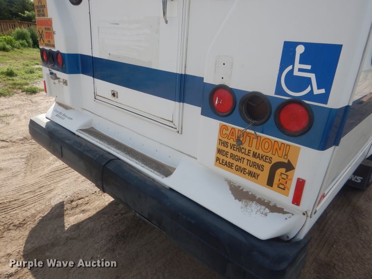 image for item FI9137 2009 Ford E450  shuttle bus