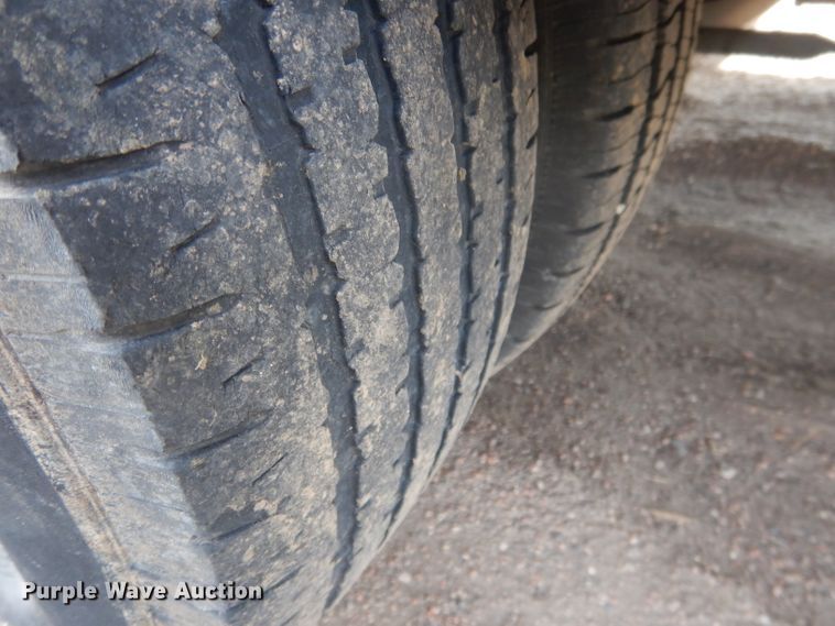 image for item FI9137 2009 Ford E450  shuttle bus