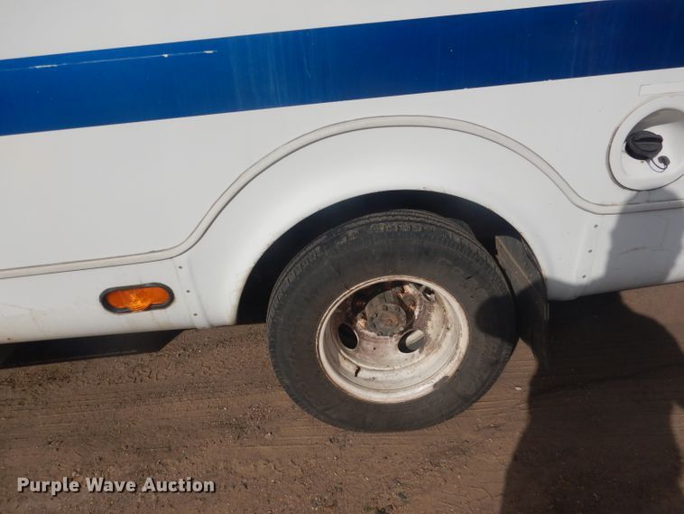 image for item FI9137 2009 Ford E450  shuttle bus